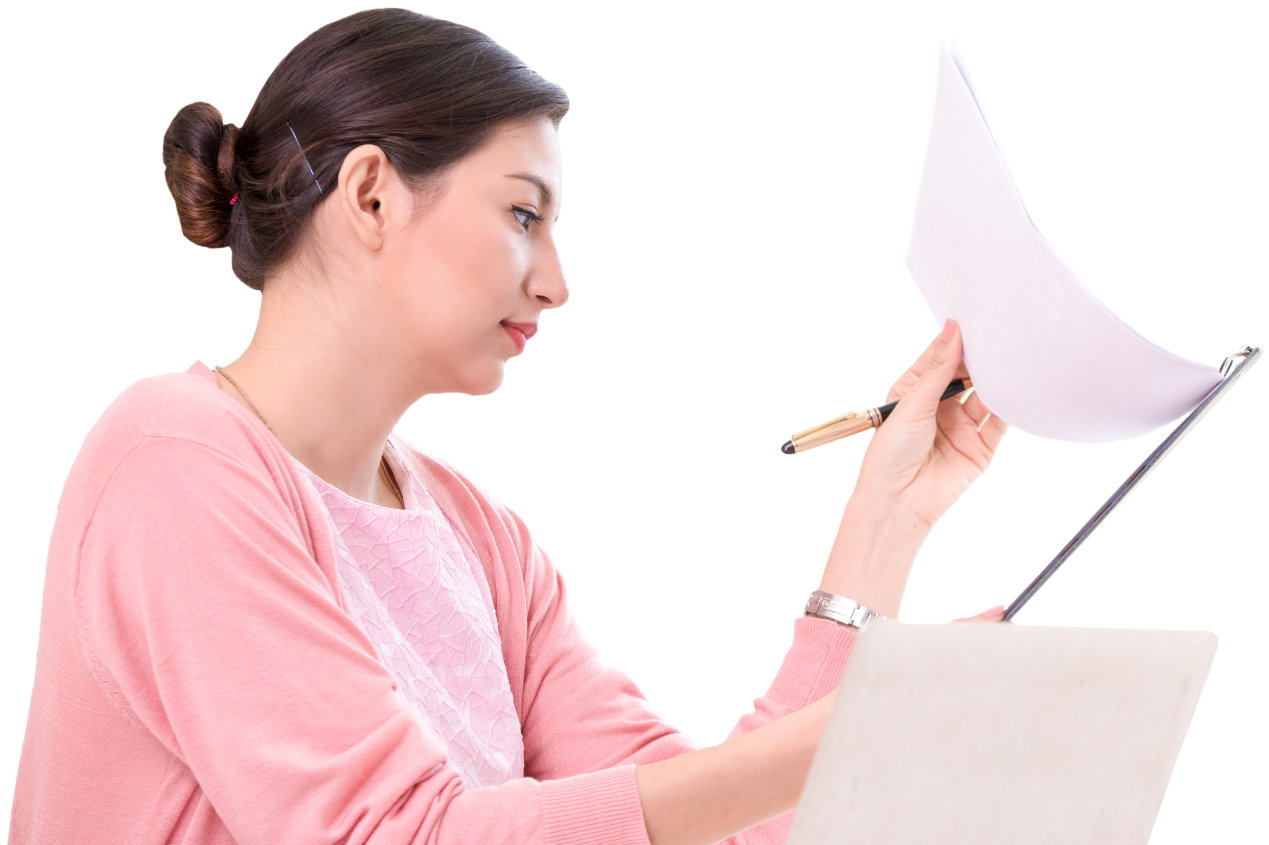 attractive-businesswoman-sitting-working-laptop-her-small-busine